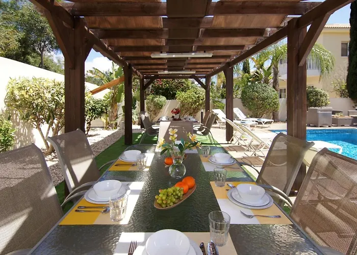 Nissi Adamite Willa *