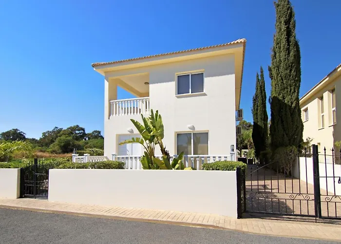 Nissi Adamite Villa *