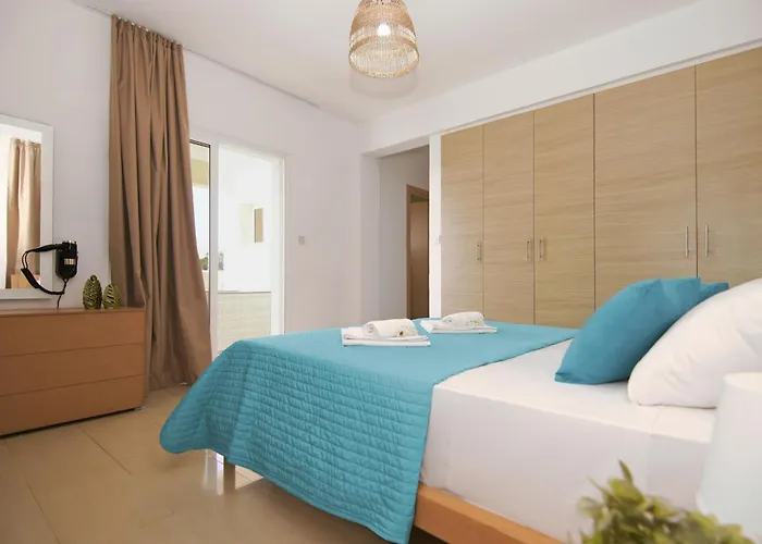 Vila Nissi Adamite *